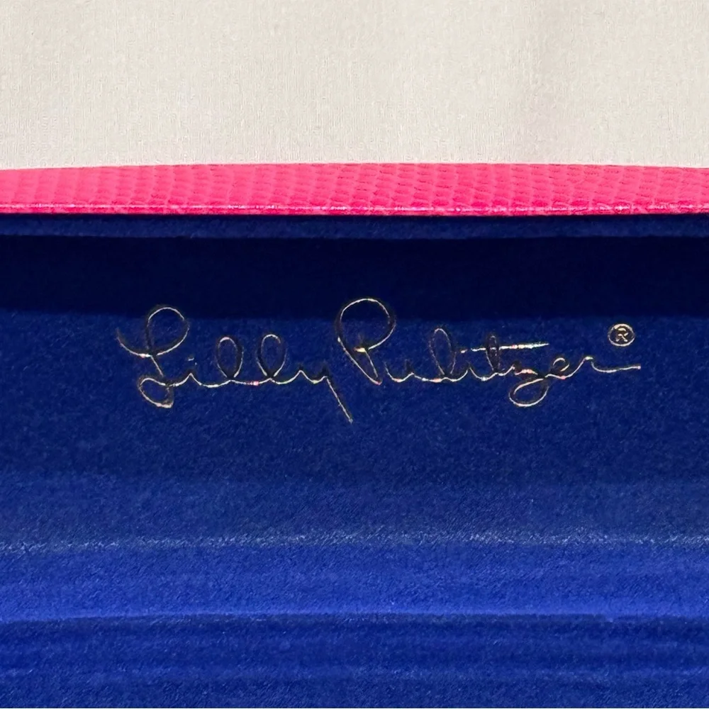 Lilly Pulitzer chic fuchsia